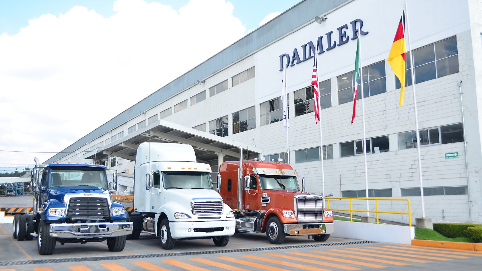 Daimler reactivará sus operaciones en las plantas de Coahuila y Estado de México