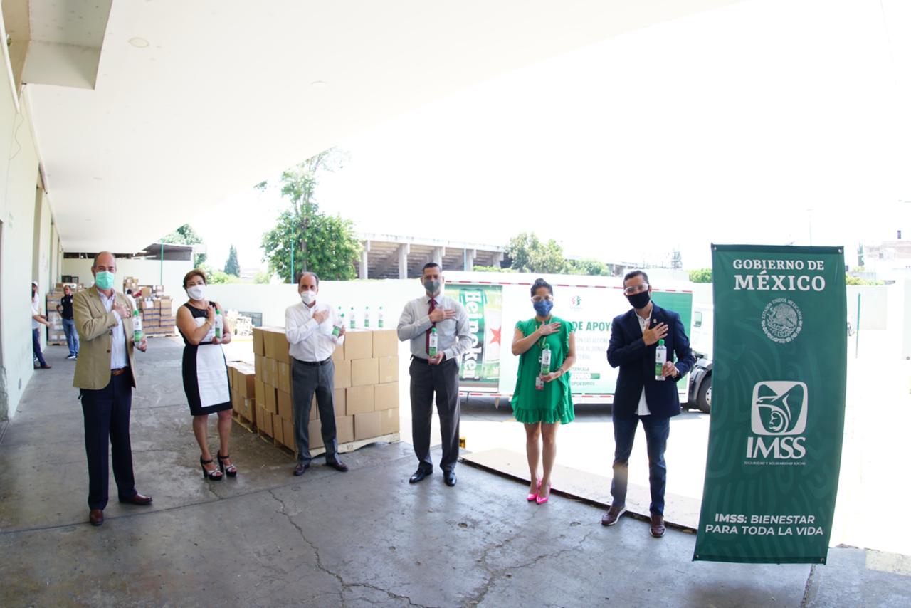 Heineken dona gel antibacterial a IMSS Guanajuato