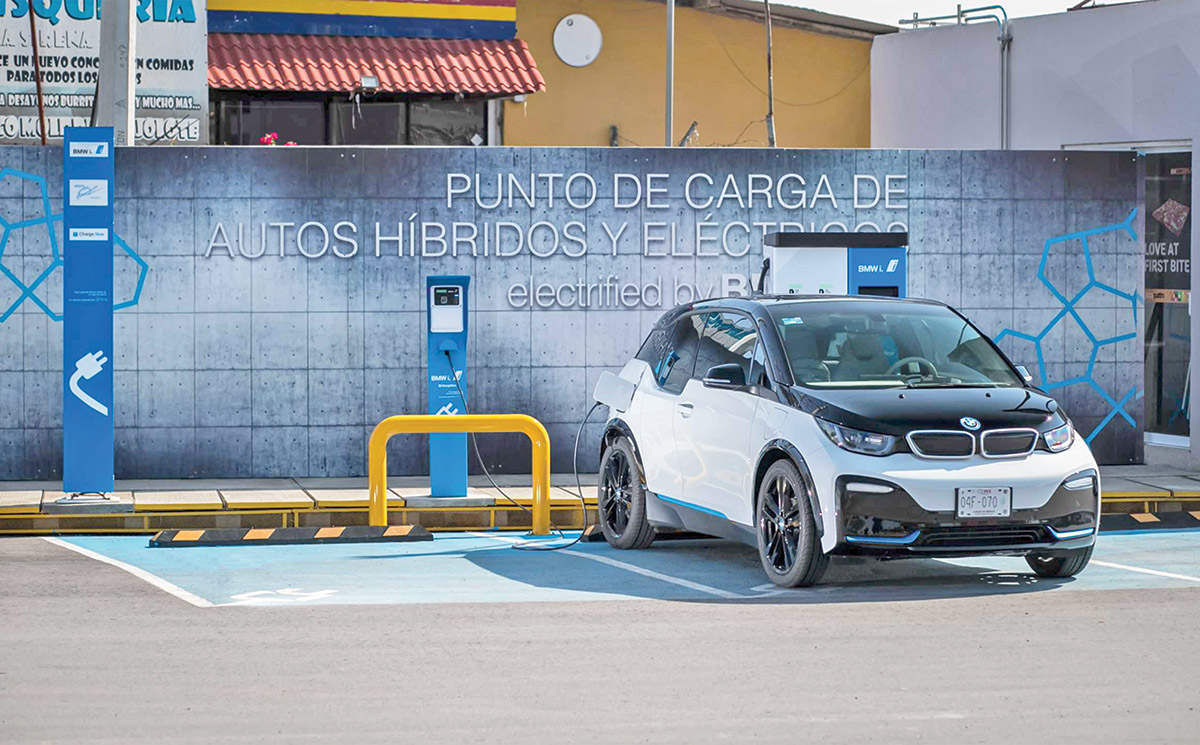 BMW inaugura el corredor eléctrico más grande de México