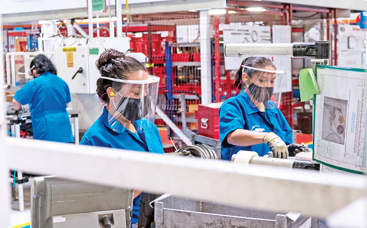 Industria manufacturera genera un entorno seguro para laborar