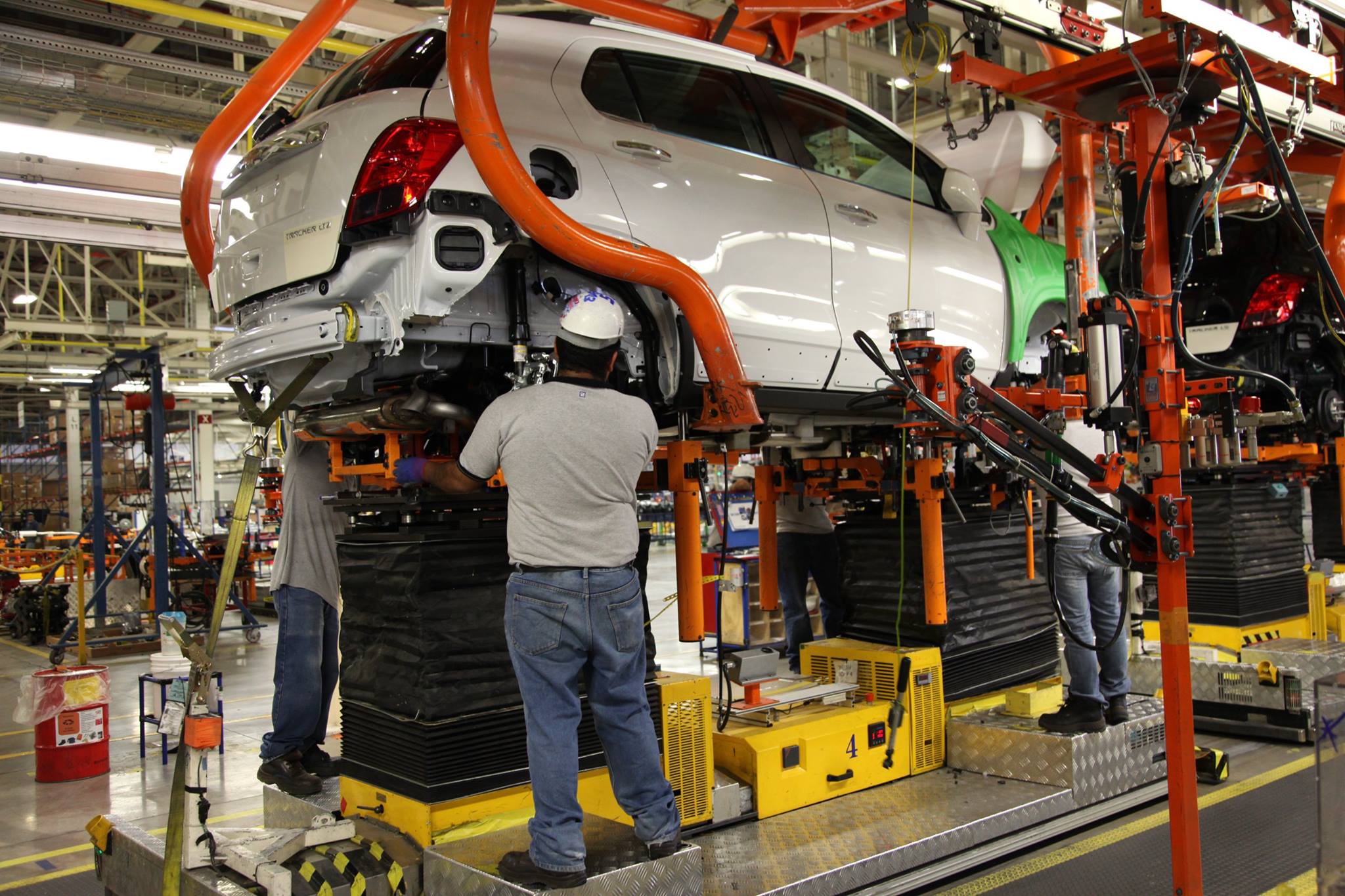 General Motors busca talento en México