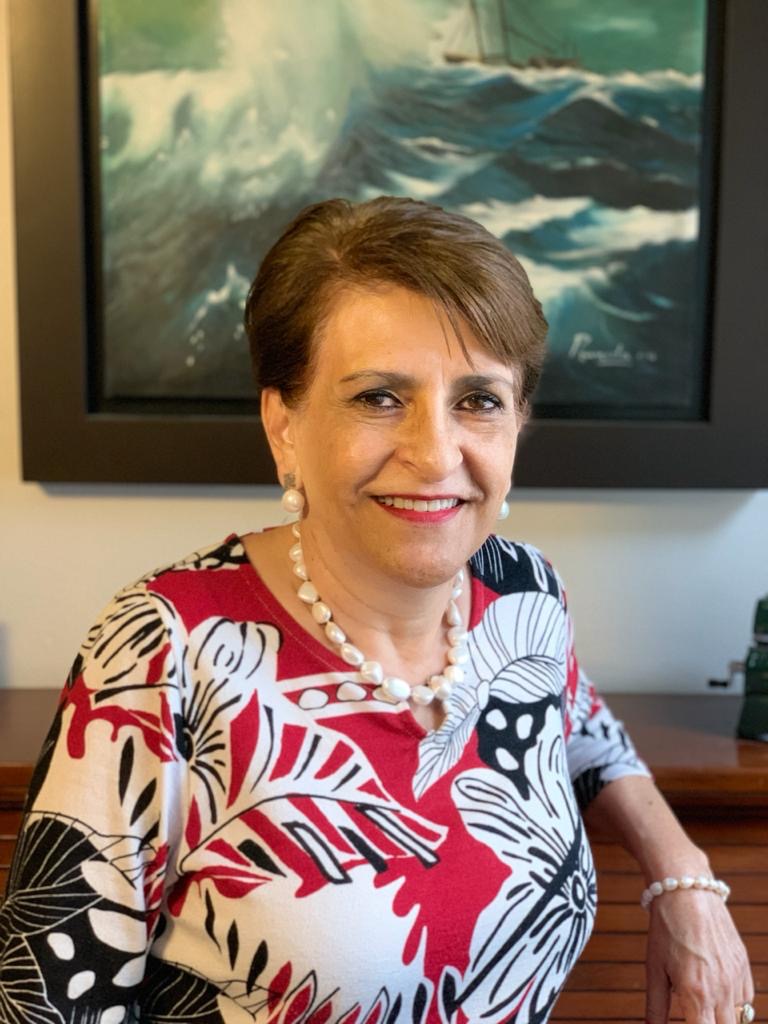 Eligen a Norma Becerra como presidenta de AMANAC; es la primera mujer en dirigir a los agentes navieros
