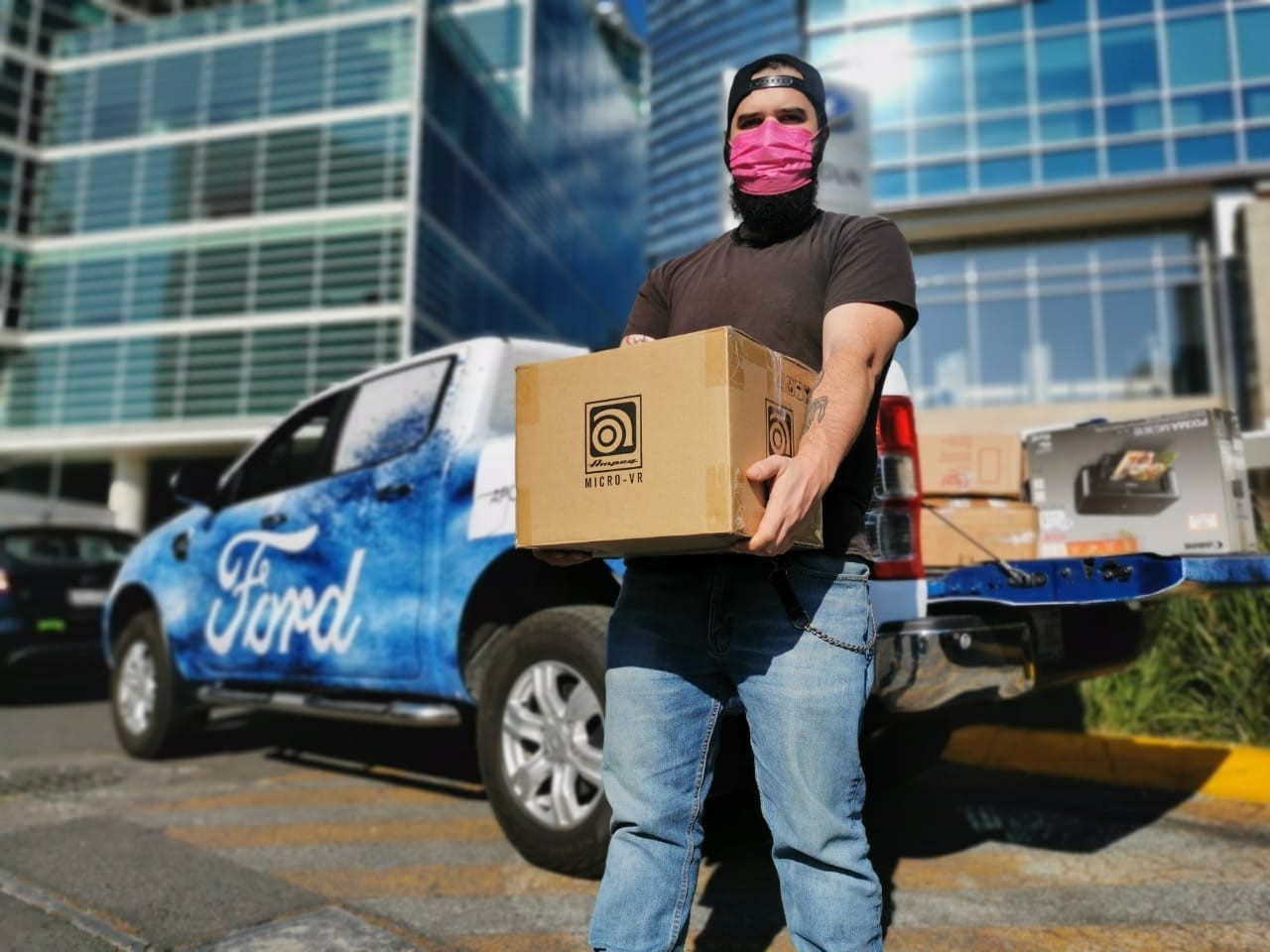 Ford dona más de 1 millón de dólares para afectados por la pandemia