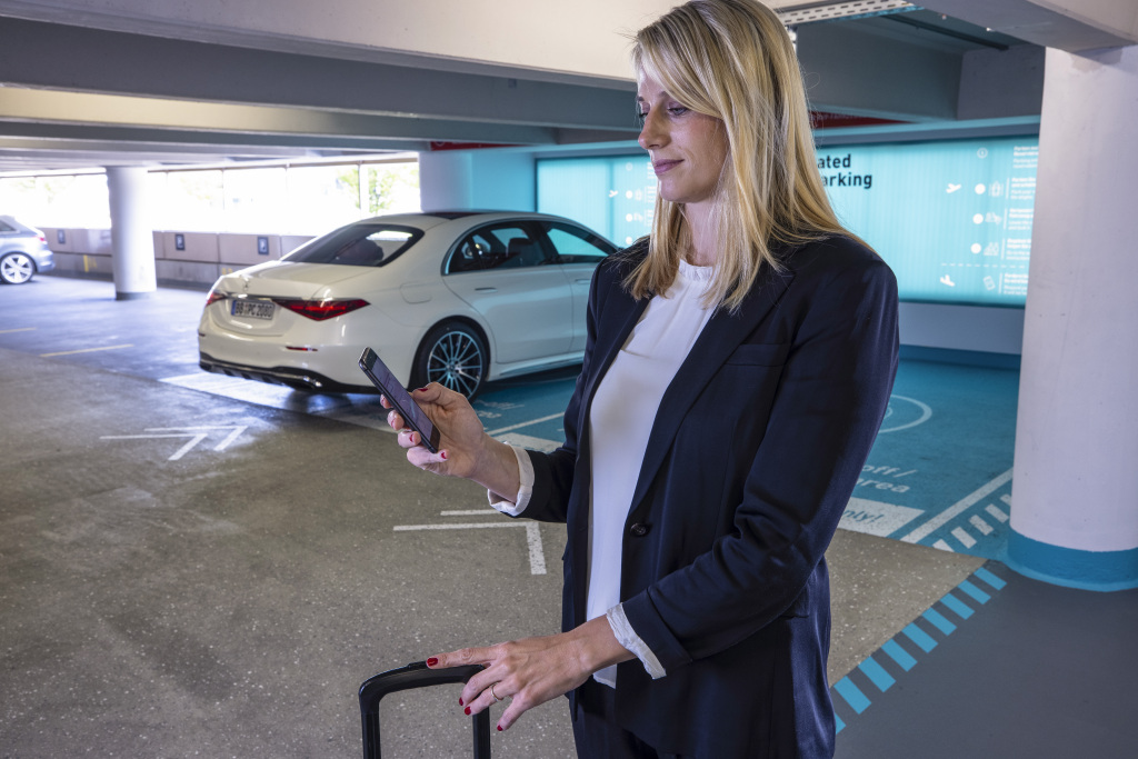 Mercedes-Benz y Bosch desarrollan estacionamiento automatizado y sin conductor