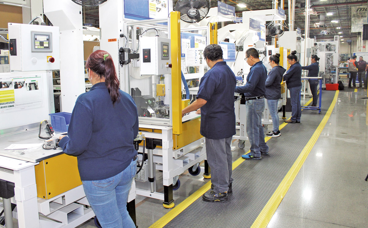La compañía asiática se dedica a la fabricación de viseras, cabeceras, descansabrazos, entre otras piezas para autos