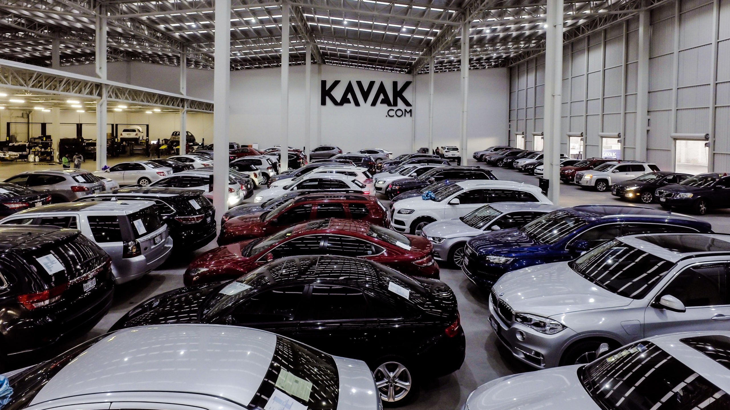 Kavak invierte 365 mdp en Nuevo León para fortalecer a la industria automotriz