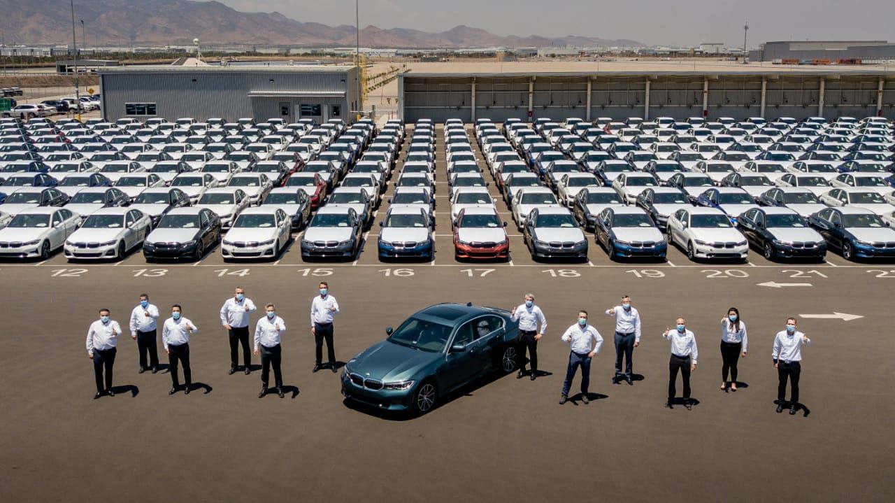 La unidad 100,000 ensamblada en el país es el modelo BMW 330e híbrido,