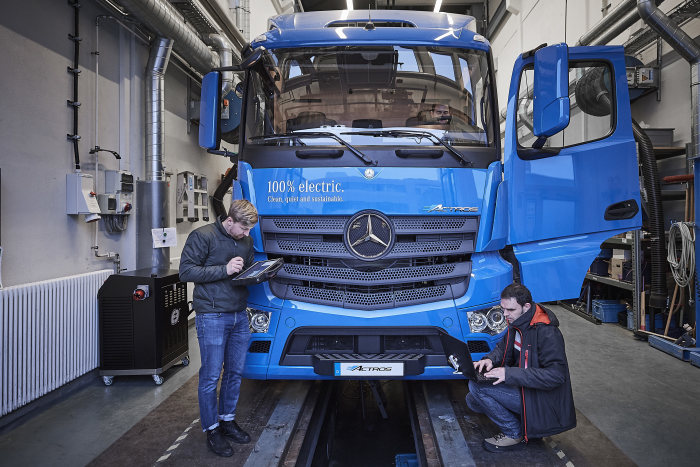 Mercedes-Benz Trucks crea alianza con Siemens Smart Infraestructure para mejorar la infraestructura de carga