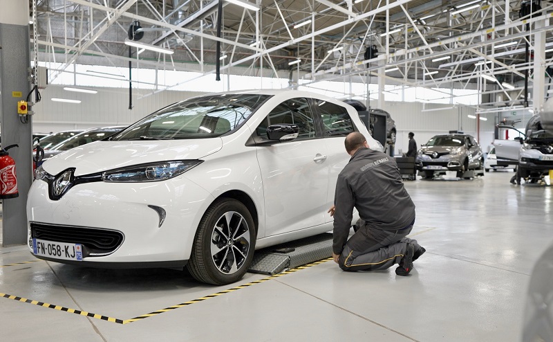 Renault inaugura su primera planta para la rehabilitación de vehículos a escala industrial