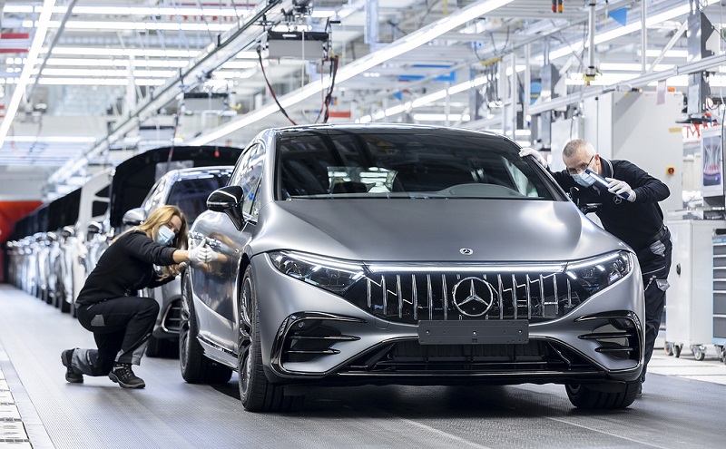 Mercedes-Benz presenta su primer sedán eléctrico Mercedes-AMG: EQS 53 4MATIC+ 