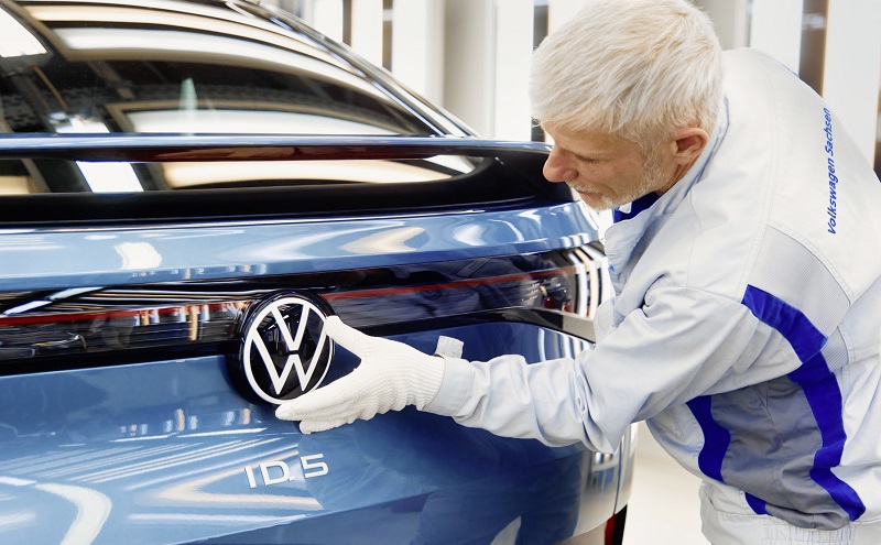 Volkswagen inicia producción en serie del vehículo eléctrico ID.5