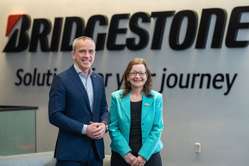 Bridgestone y LanzaTech buscan tecnologías para el reciclaje de neumáticos