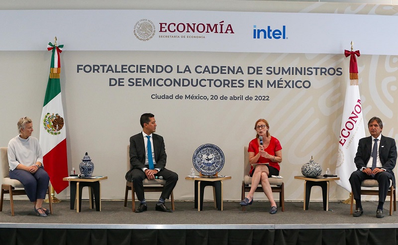 Secretaría de Economía e Intel buscan fortalecer la cadena de suministro de semiconductores en México