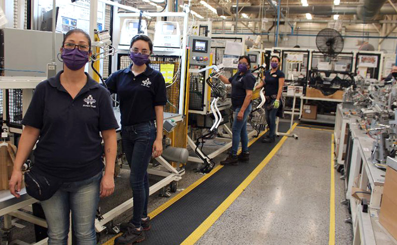 La compañía emplea a 4,000 personas a nivel regional en Coahuila, 1,377 de ellas son en la planta de Saltillo