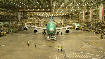 Sale de fábrica el último 747 de Boeing