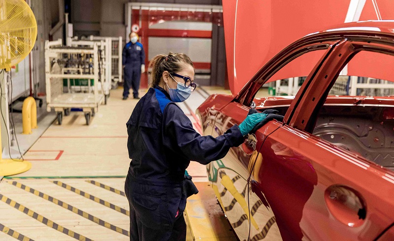 BMW fomenta la participación del talento de mujeres en la industria automotriz en México