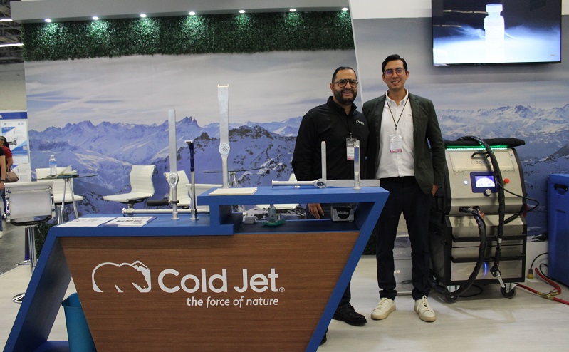 Cold Jet impulsa limpieza criogénica en industria del plástico