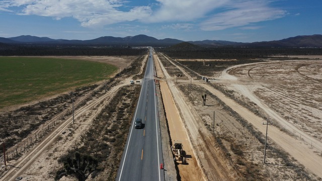 La nueva vía de 81 kilómetros que aún está en proceso de ejecución busca agilizar el tráfico comercial y particular entre la frontera de Nuevo León con el centro y sur del país