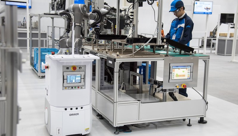 Fabricante japónes logra eficiencia en el almacén con robots móviles de Omron