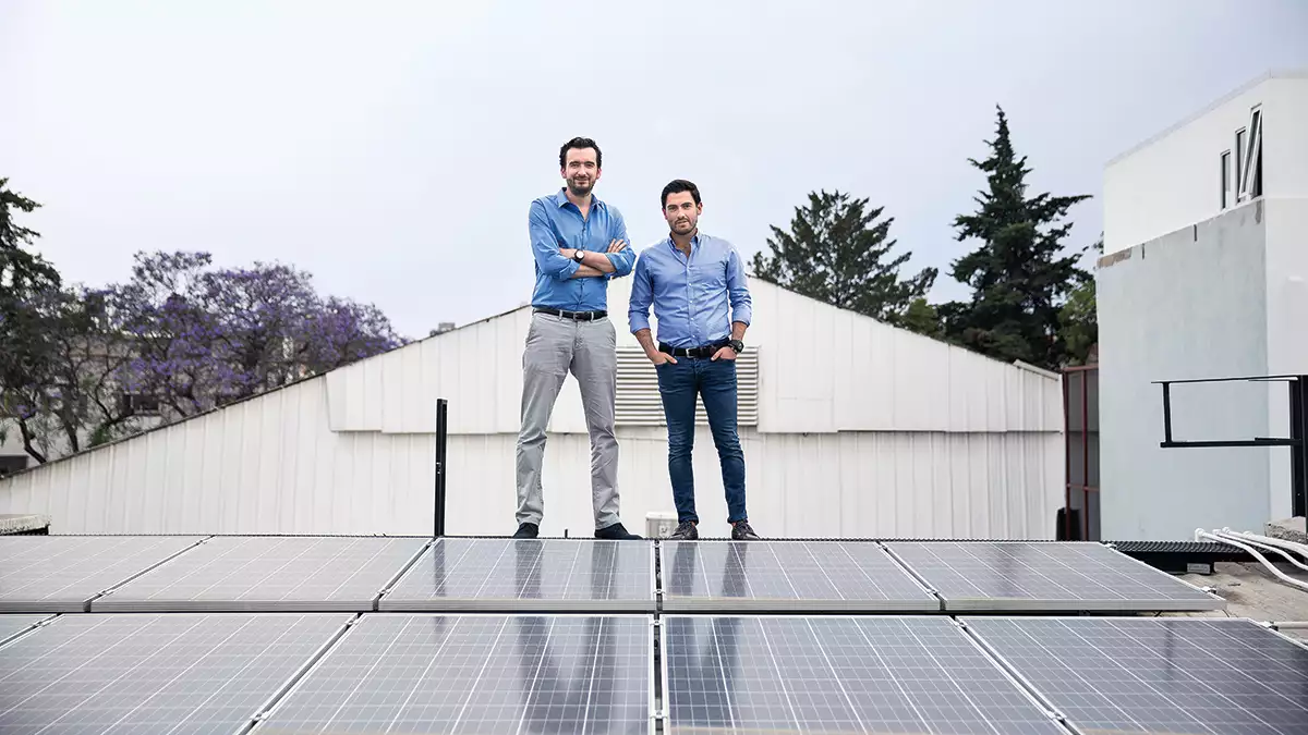 Las tres empresas tienen una combinación de los diferentes tipos de instalación para sistemas fotovoltaicos