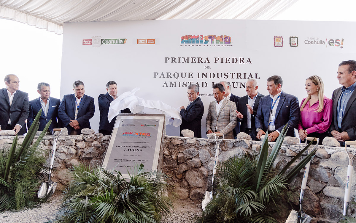 Marco Ramón y Miguel Riquelme develan placa del Parque Industrial Amistad Laguna