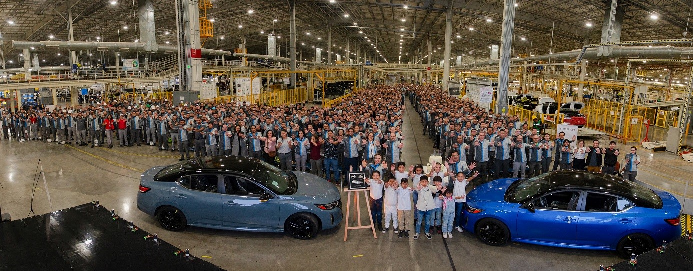 Festeja Nissan el décimo aniversario de su planta A2