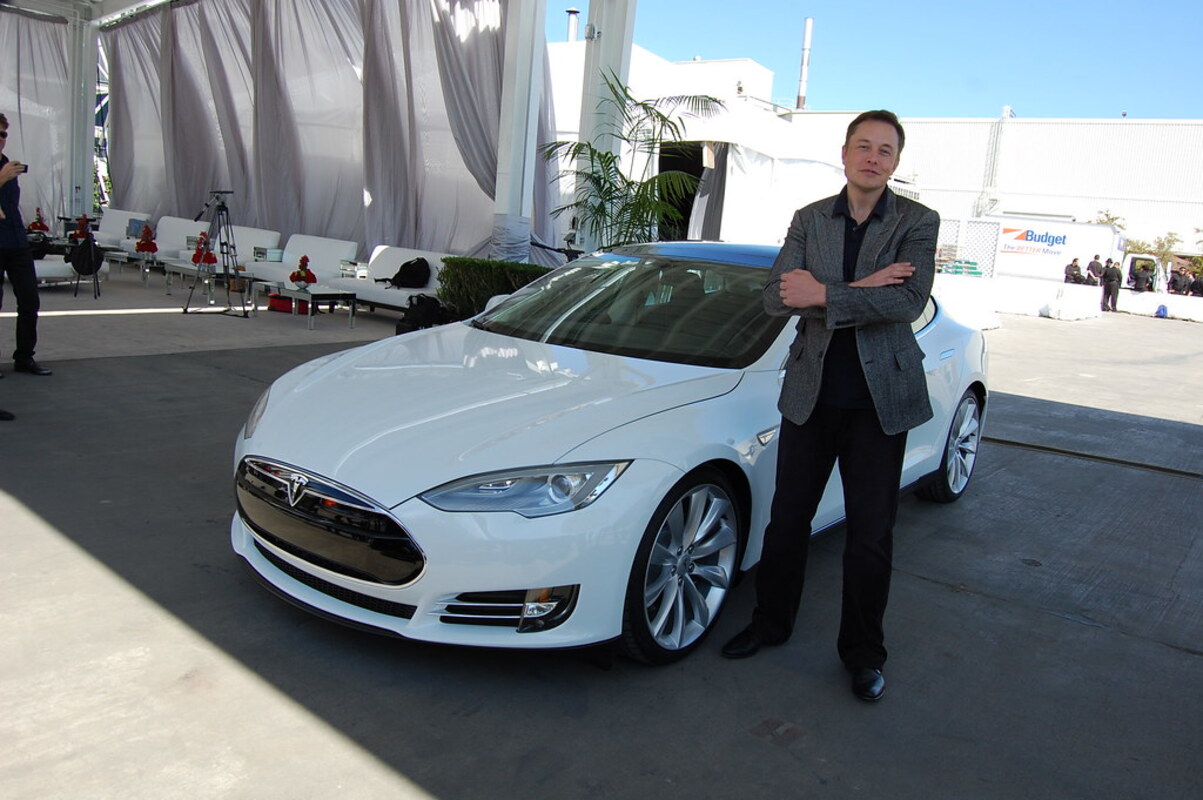 ¿Tienes lo que busca Elon Musk en sus nuevos empleados para Tesla?