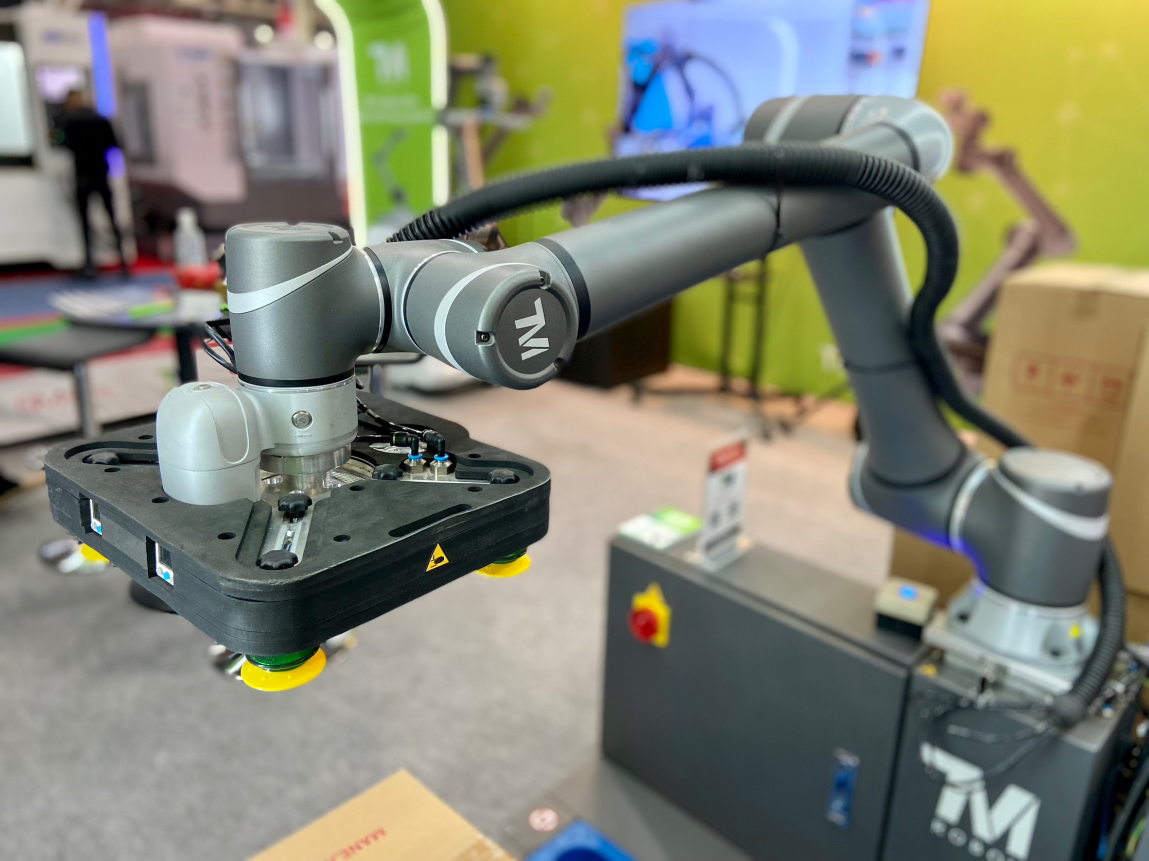 Techman Robot exhibe el TM25S en EXPO MANUFACTURA en México