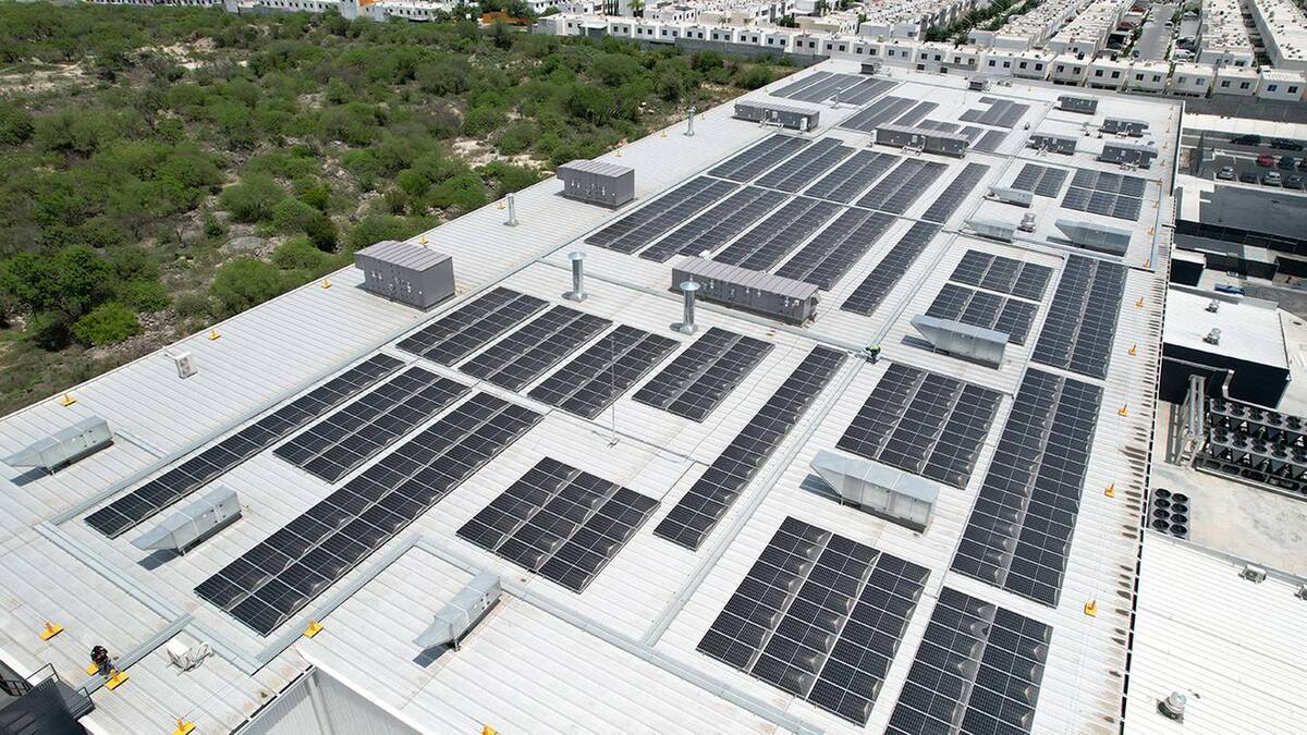 Generar energía con paneles solares, una gran inversión para la industria