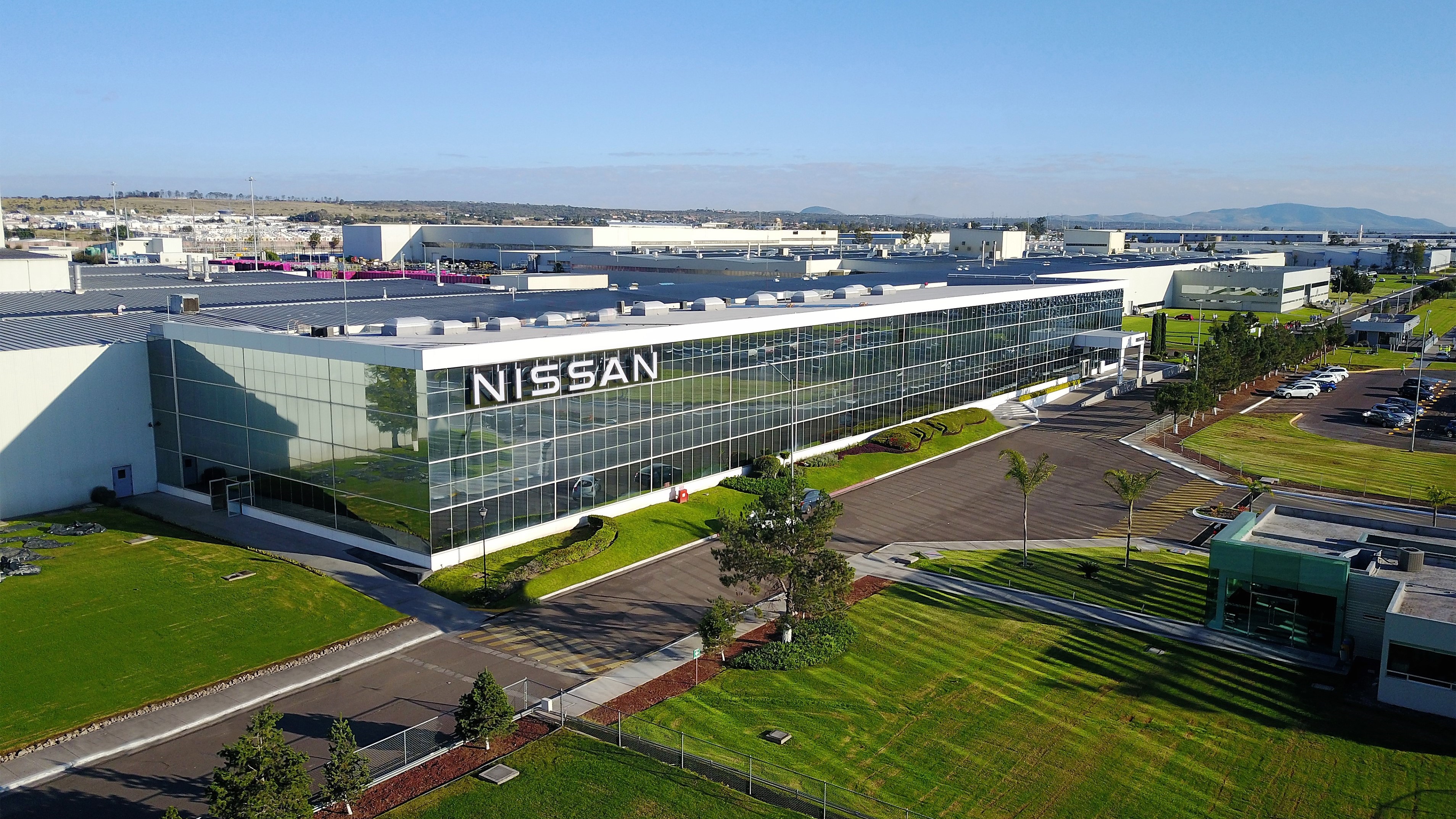 Nissan: El futuro, por ahora, es eléctrico