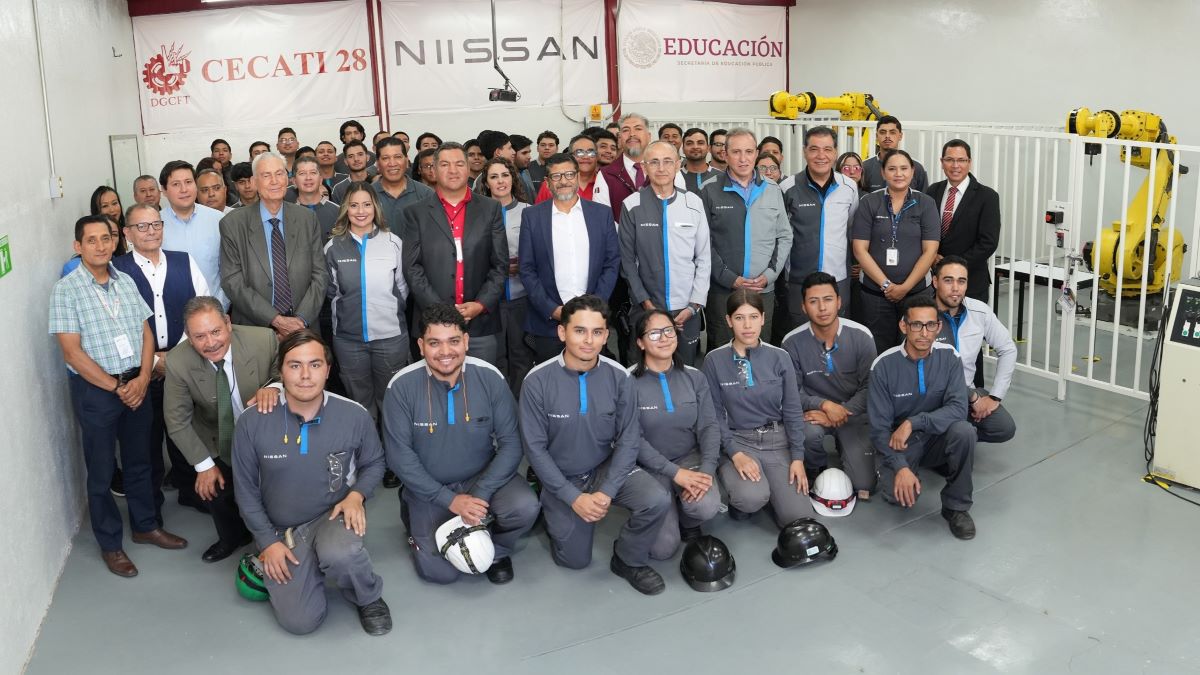 Nissan Mexicana dona tres robots Fanuc al CECATI