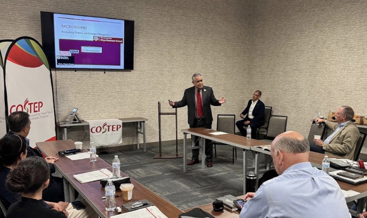 Dr. Luis A. Pérez-Batres de Texas A&M International University