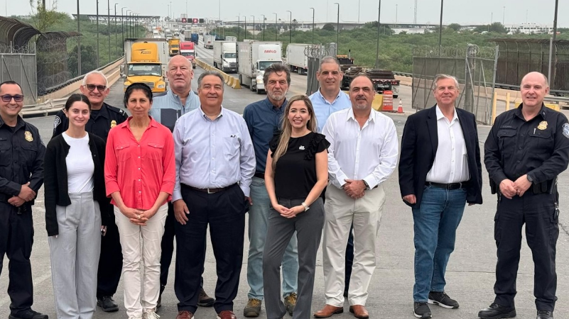 Recorrido en el Puente Internacional de Comercio Mundial