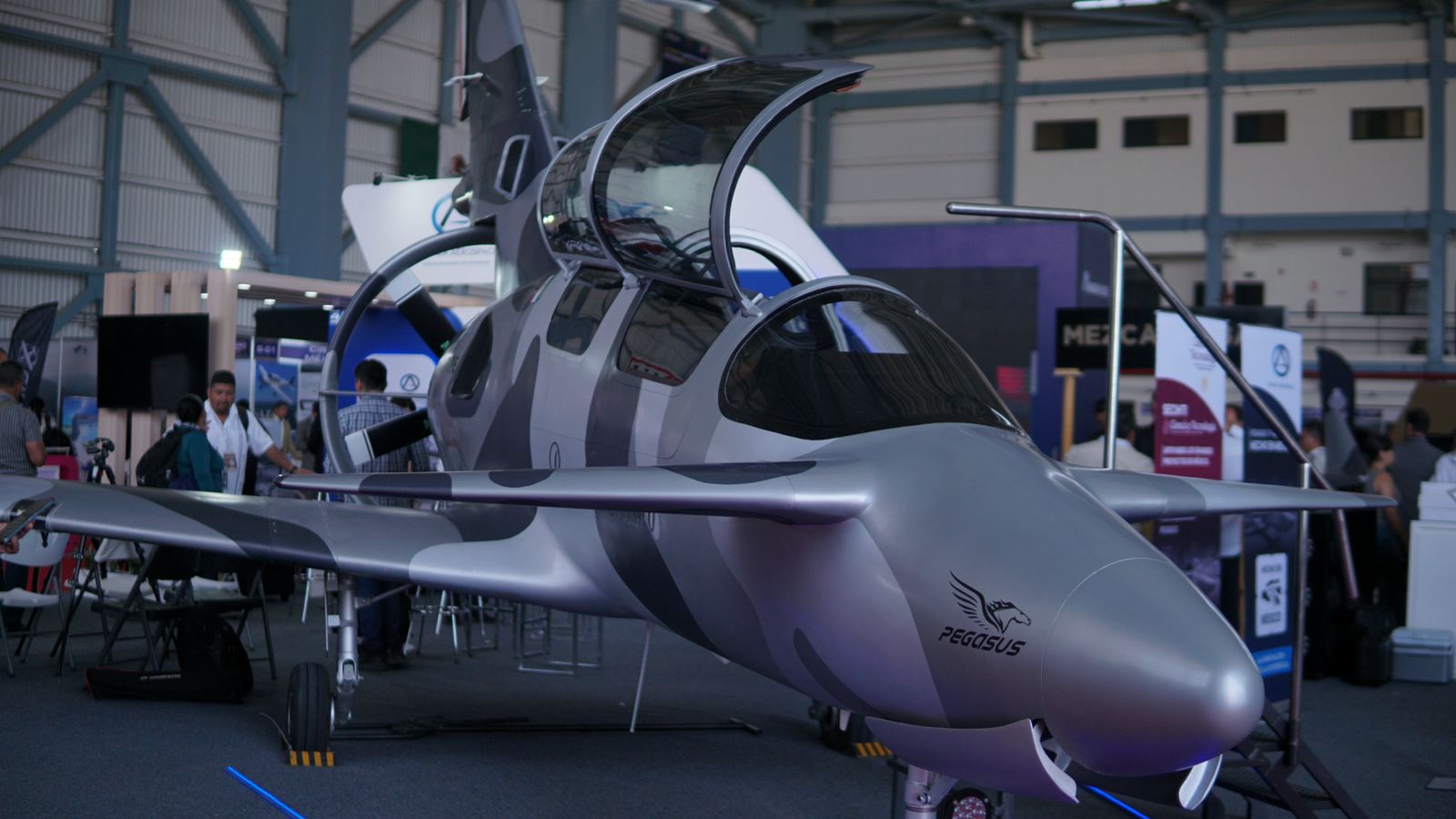Presentan proyecto Pegasus, el primer avión diseñado y manufacturado en México