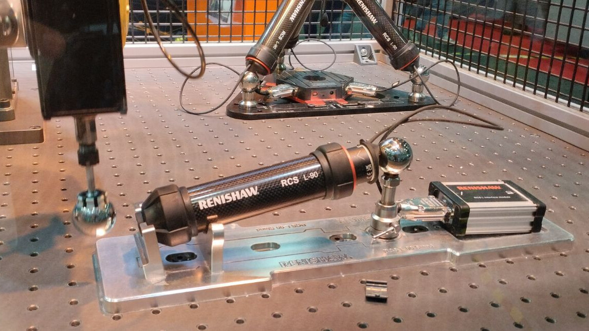 Renishaw presentó tecnologías como el ballbar L-90 y sistemas de palpadores integrados a la robótica industrial.
