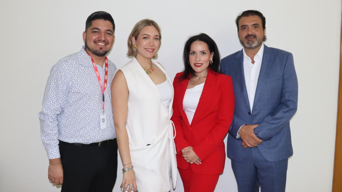 Uriel Góngora, de TRANCASA; Aurora Ramírez Canales, Asistente de Dirección Ejecutiva de TRANCASA; Julia Martínez, Gerente de Marketing y Servicio al Cliente de TRANCASA y Luis Cantú, Presidente de COBIFER.