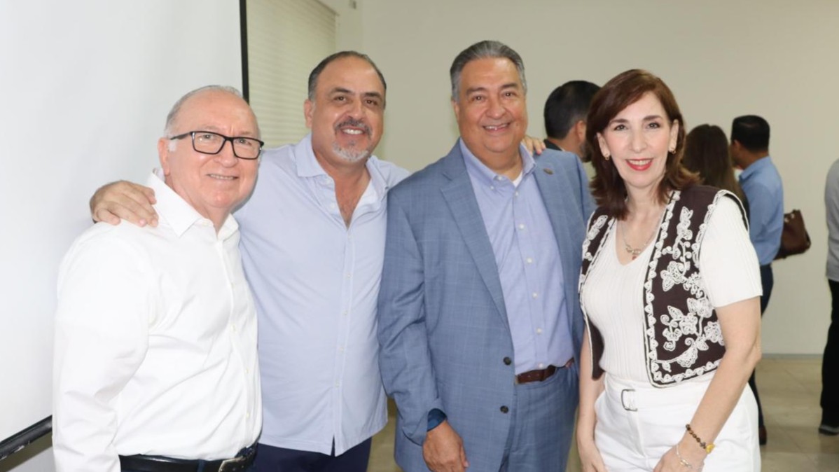 Constantino Castillo Hinojosa, Presidente del Clúster Internacional de Energía Tamaulipas-Texas; Sergio Gracia, CEO de México Industry; Adam González, CEO de COSTEP; Esthela Moreno, Presidenta del Consejo Empresarial de Turismo Médico.