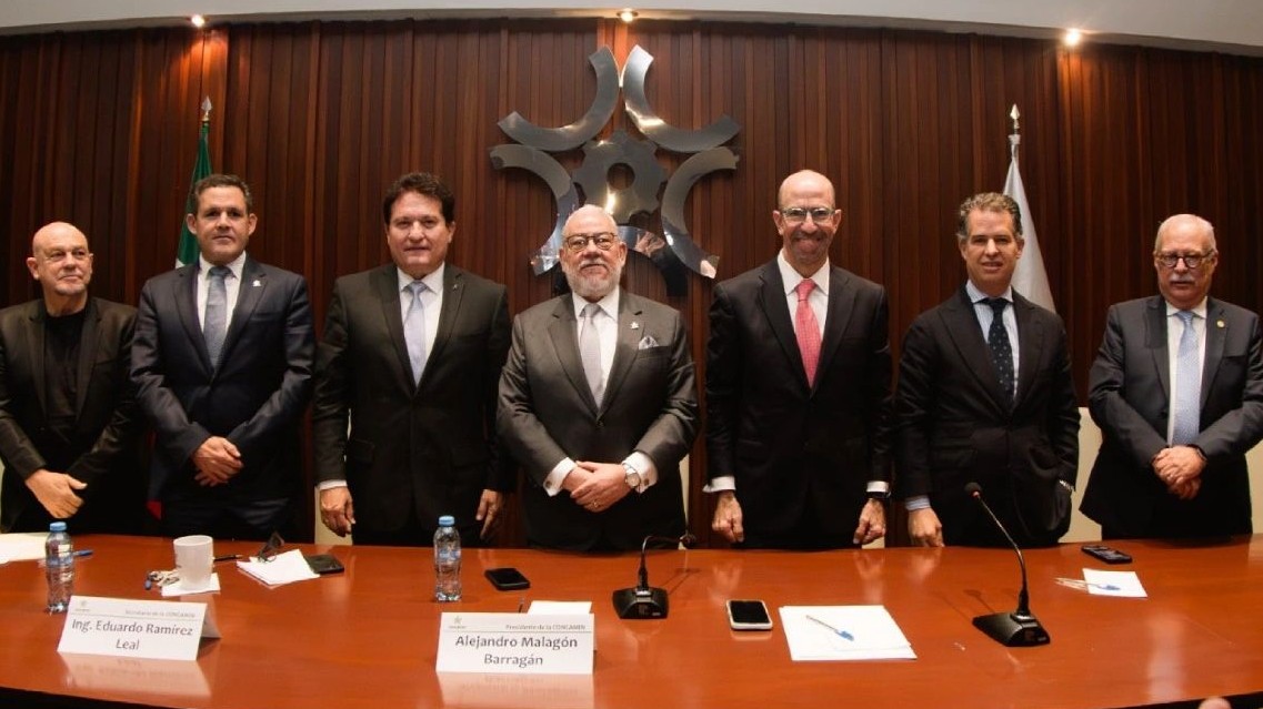 El convenio fue signado por Alejandro Malagón Barragán, presidente de CONCAMIN, y Miguel Cos Nesbitt, presidente de CAAAREM.