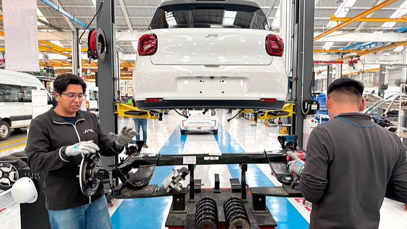 La planta genera más de 1,000 empleos directos y cerca de 18,000 empleos indirectos en toda la cadena de valor.