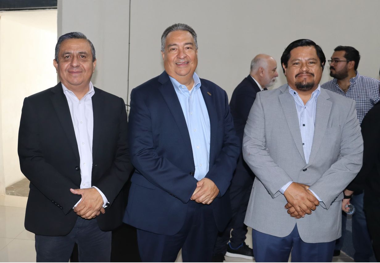 Jesús Cervantes, Consejero de CANACINTRA Matamoros; Adam González, CEO de COSTEP; Magdaleno Flores, Presidente de CAS Global.