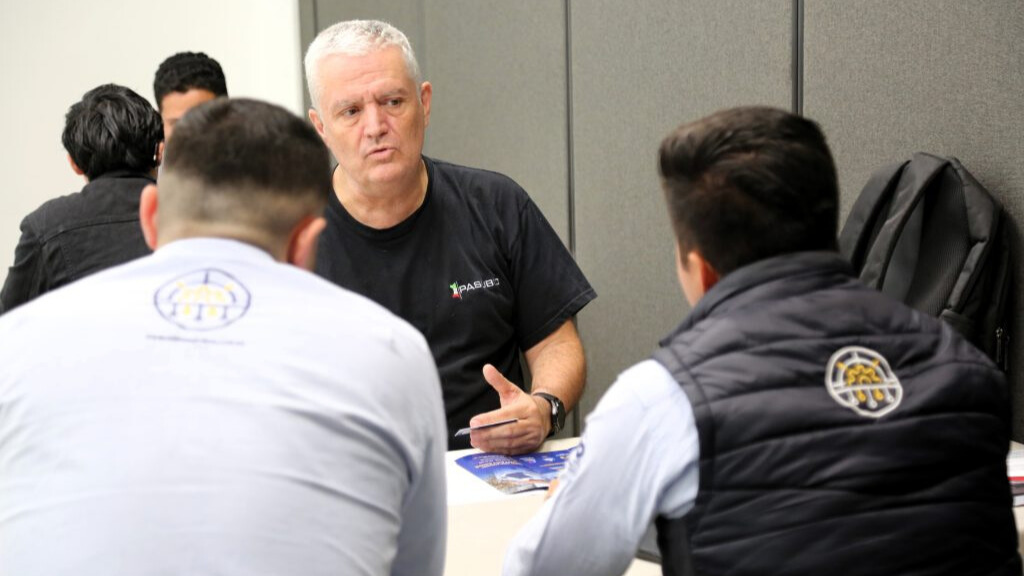 Representantes de 76 MIPYMES locales presentaron soluciones industriales a Pasubio durante el Día del Proveedor 2025 en León, Guanajuato.