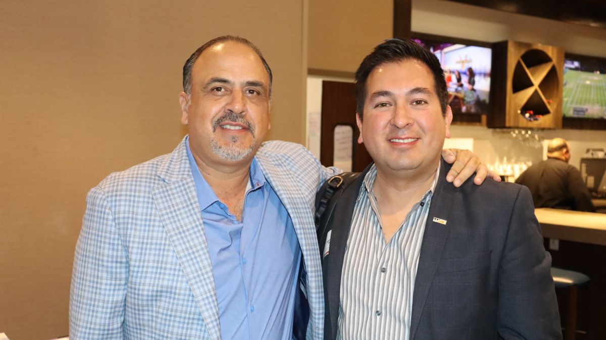 Sergio Gracia, presidente de Mexico Industry y David Ortiz, director de TMAC.