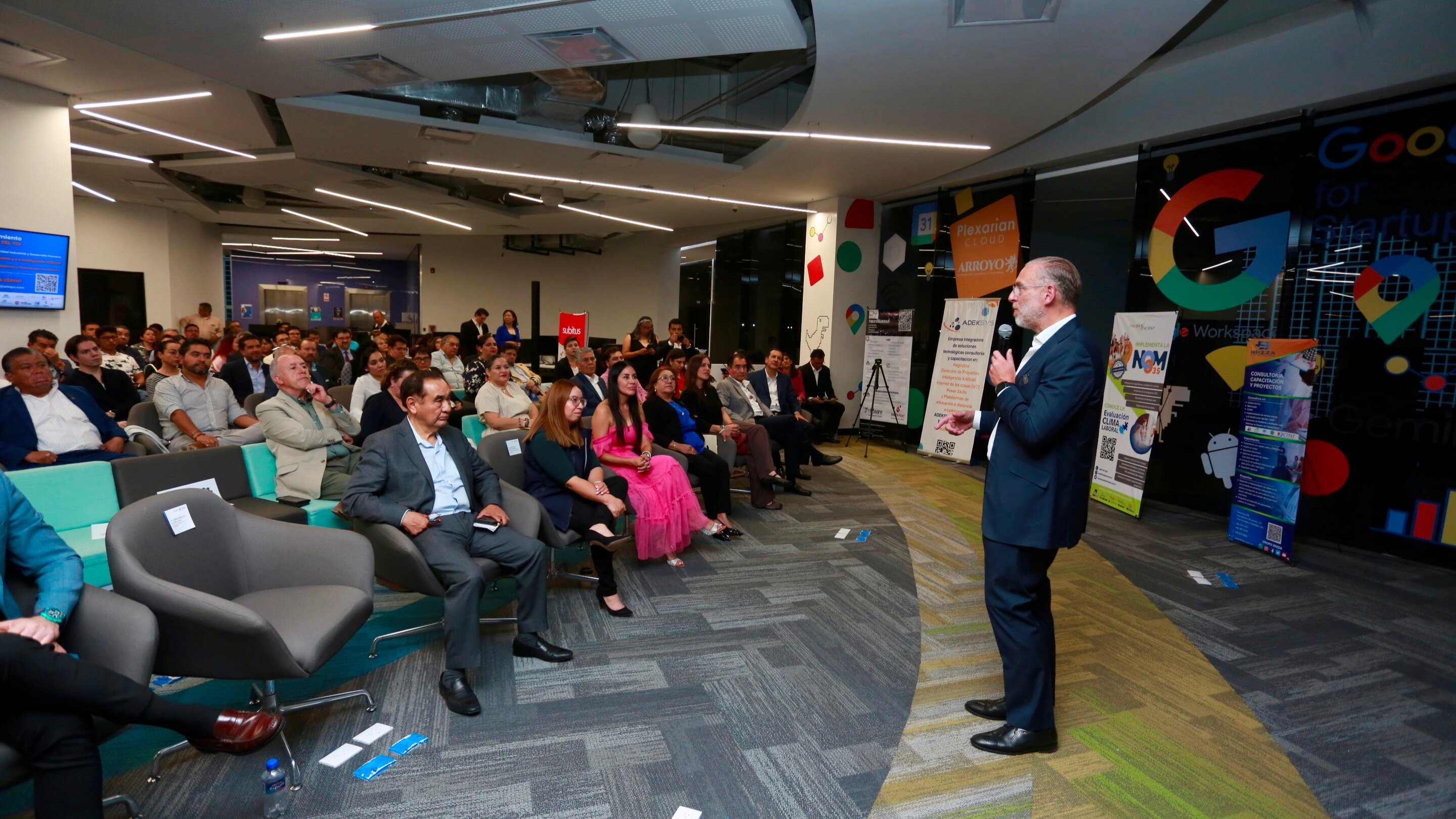 AMIQRO lanza el Centro de Competitividad de la Industria en Querétaro, un espacio de capacitación especializada para elevar la productividad y competitividad de empresas en sectores estratégicos.