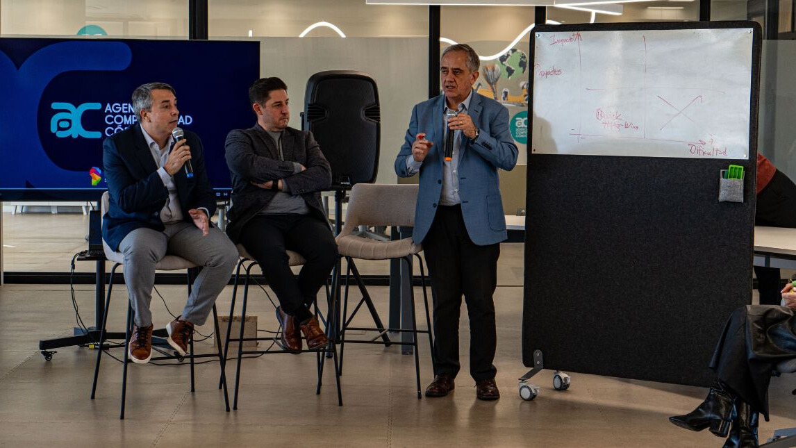 Manuel Montoya Ortega, director General del Clúster Automotriz de Nuevo León (CLAUT), compartió su experiencia y visión sobre los 20 años de trayectoria del clúster durante el Foro Internacional Automotriz Córdoba (FIAC).