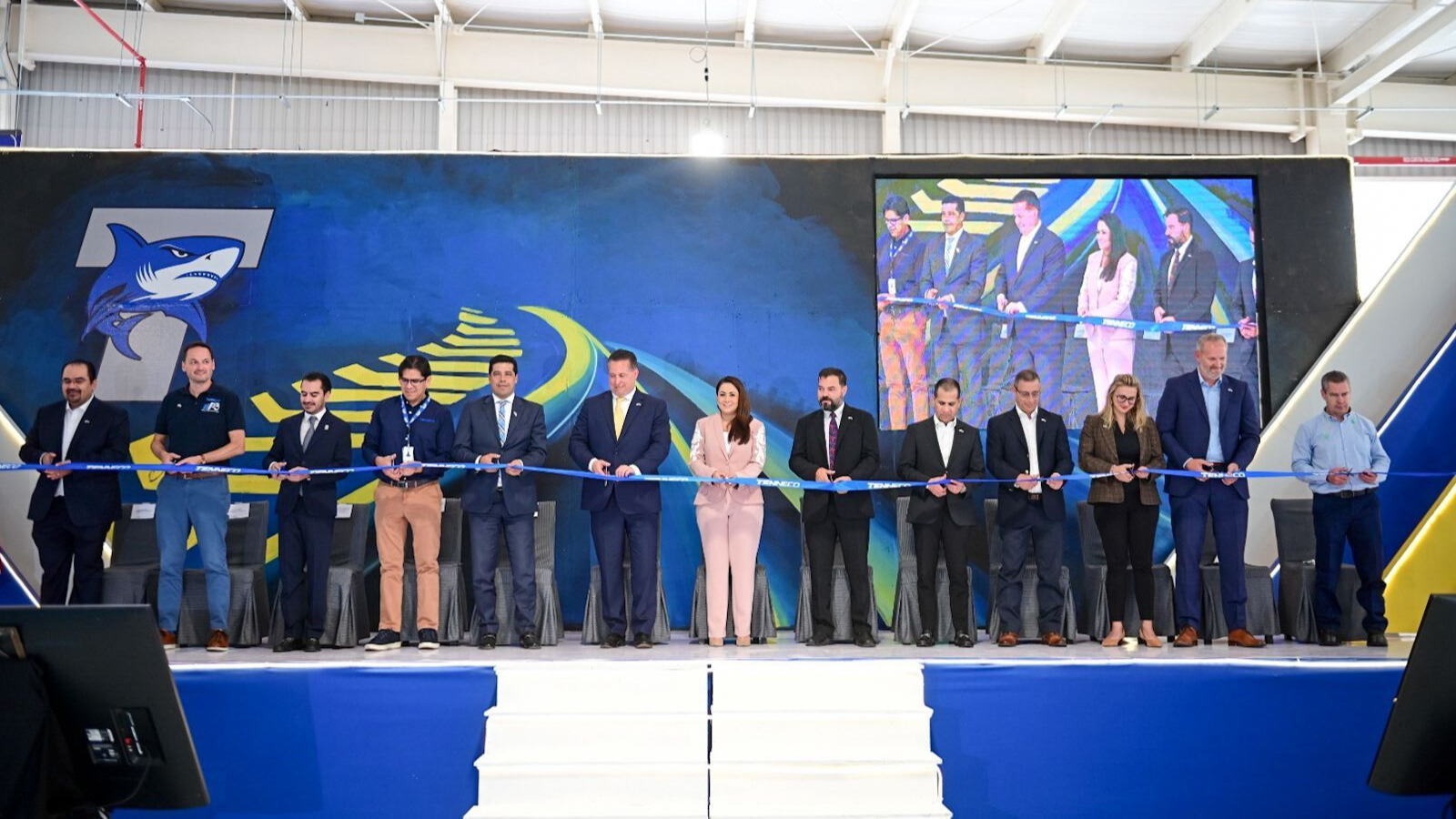Tenneco amplía su planta en Aguascalientes, elevando la producción de válvulas automotrices a 85 millones de piezas al año.