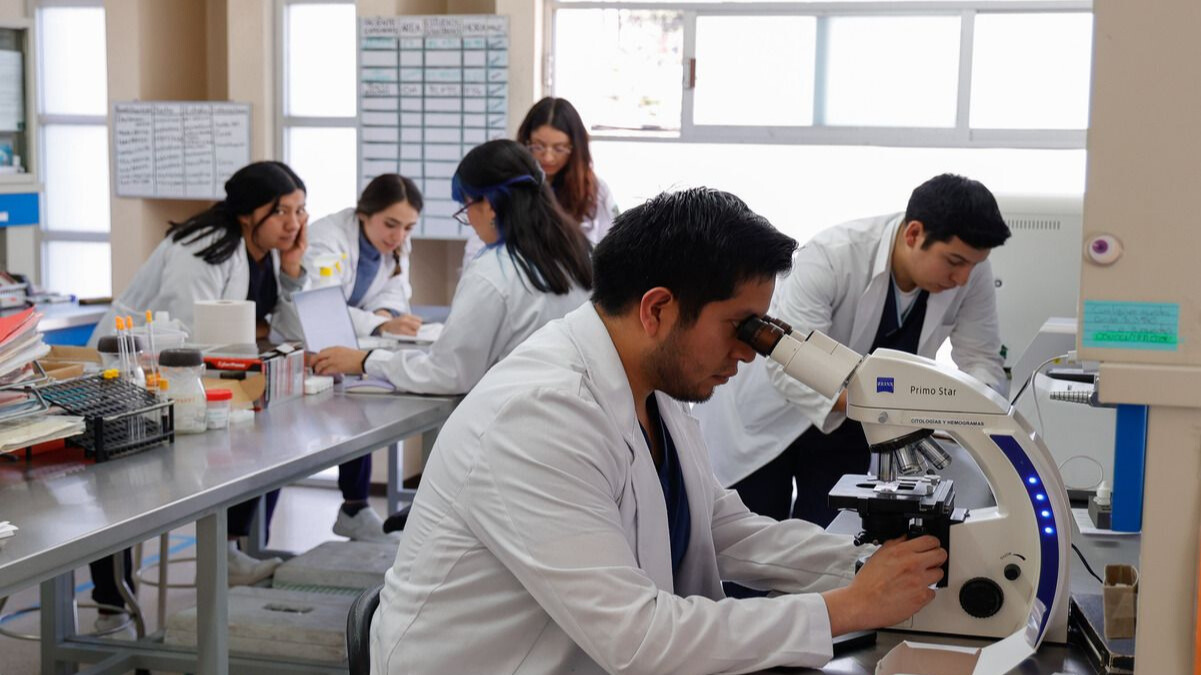 Laboratorios de investigación en Aguascalientes impulsan la innovación y el desarrollo tecnológico.