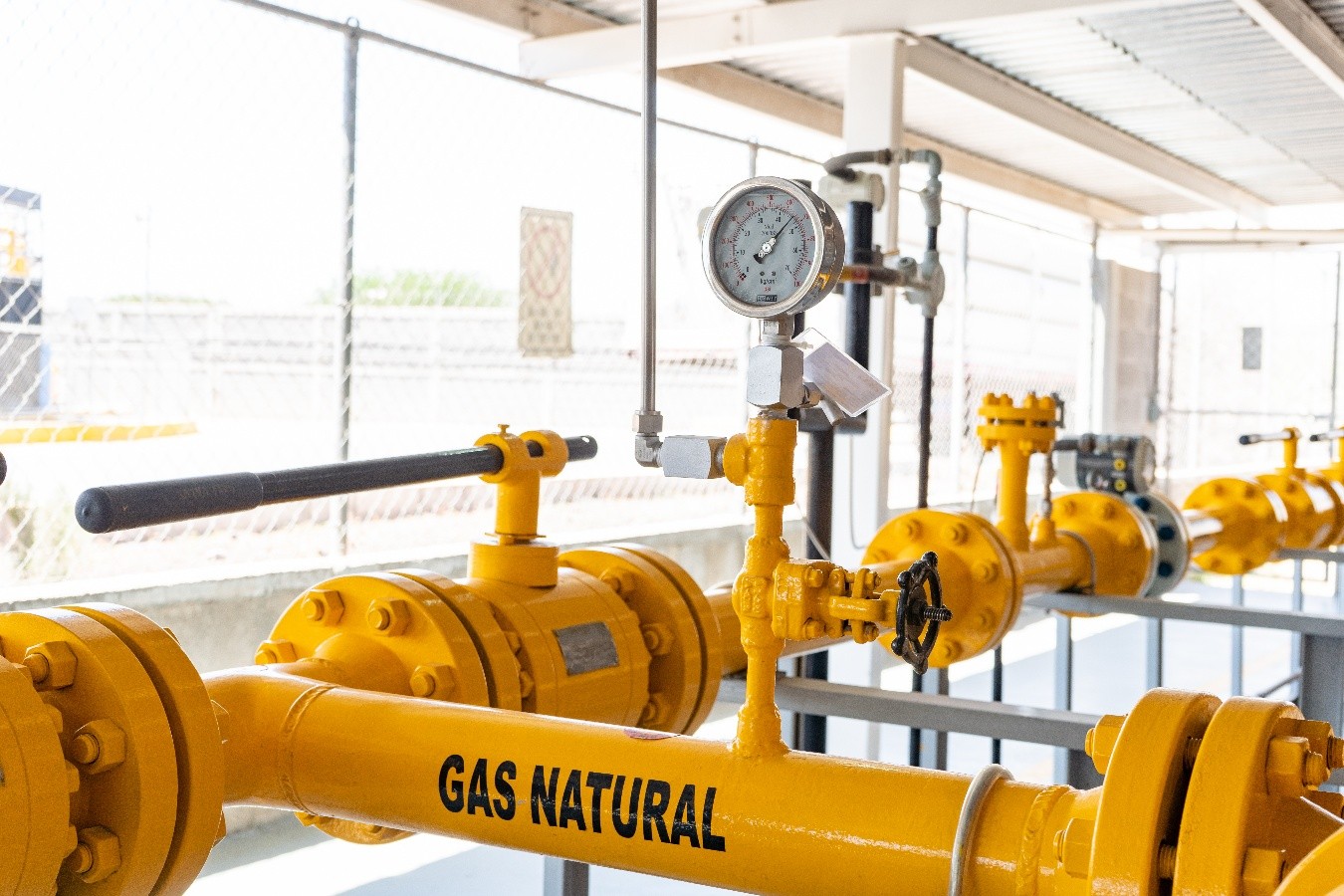 El Gas Natural Comprimido emerge como una alternativa prometedora, capaz de impulsar la descarbonización industrial y trazar una ruta hacia una generación de energía más sostenible