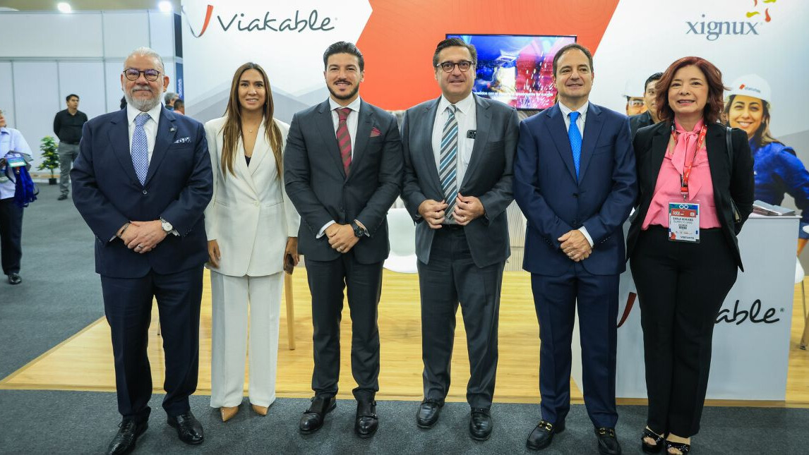 Autoridades y representantes empresariales recorrieron la exposición industrial de ALUMEXICO 2025.