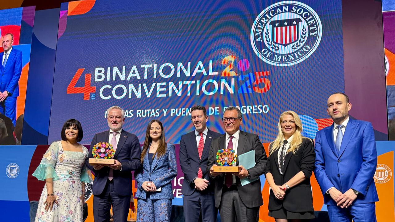 Embajadores de Italia y Suiza resaltaron en la 4ª Convención Binacional de AmSoc el papel de México como socio estratégico en comercio, inversión, innovación y sustentabilidad.