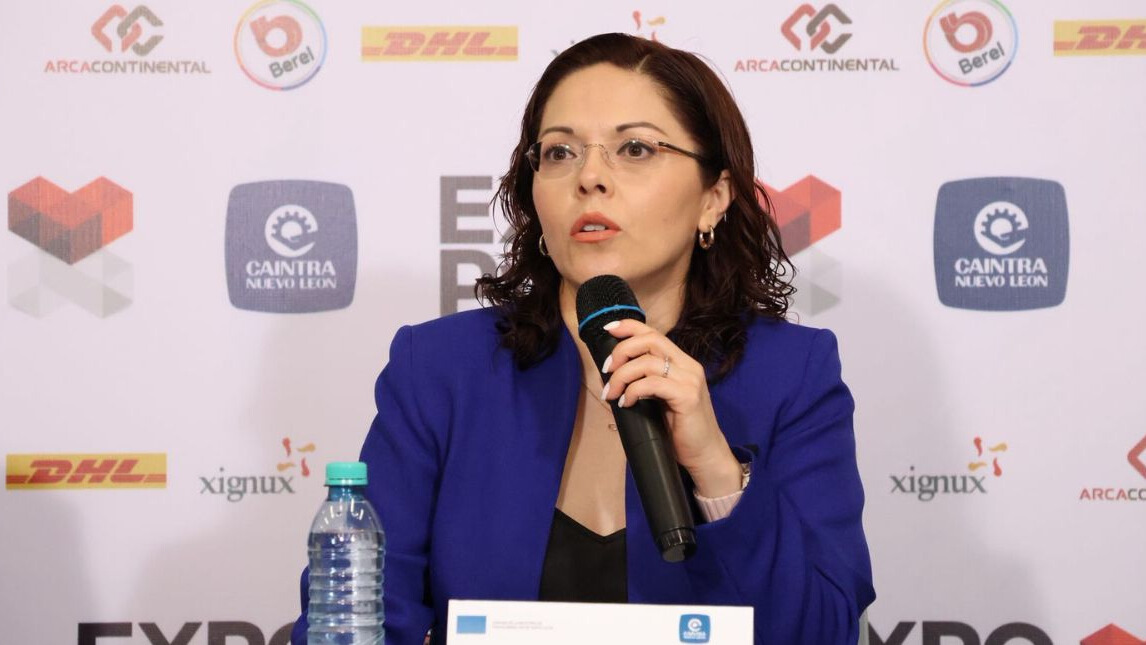 Haidé Sánchez Hernández, presidenta de la Comisión PyME de CAINTRA, junto a directivos en la rueda de prensa de presentación de Expo PyME 2025.